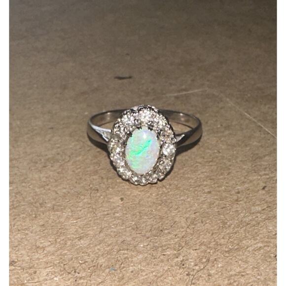 Unbranded Jewelry - 18K White Gold & Opal Ring Surrounded By Diamonds, Size 6 1/2